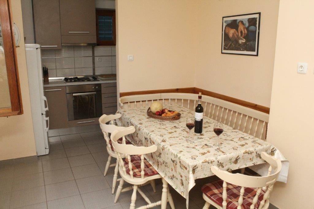 Apartman Morovic Sveti Filip i Jakov Ngoại thất bức ảnh